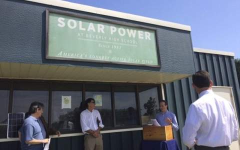 环保倡导者推动所有可再生能源的使用