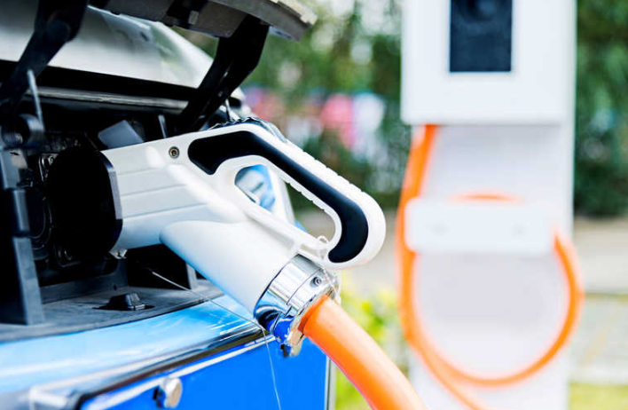 AA，Chargemaster将在4000家英国酒店安装EV充电点