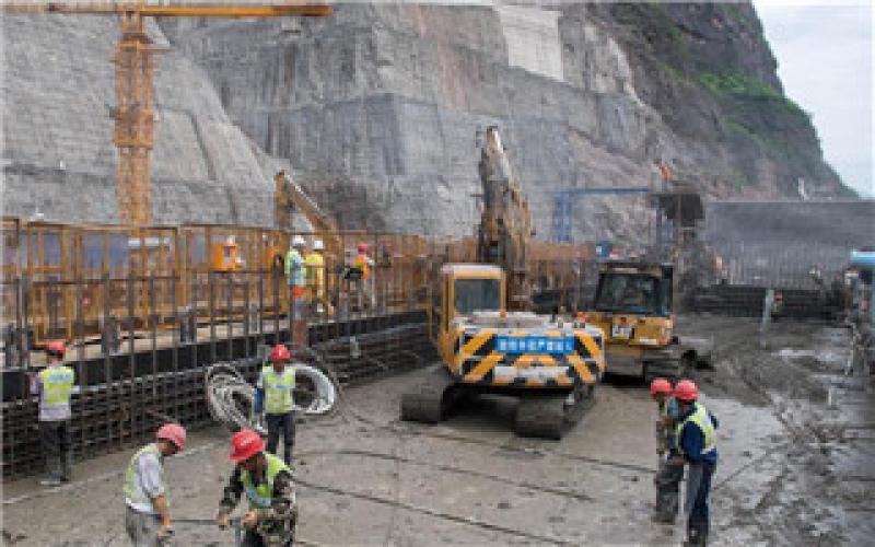 白鹤滩项目研发的“混凝土万向分料器”成功应用