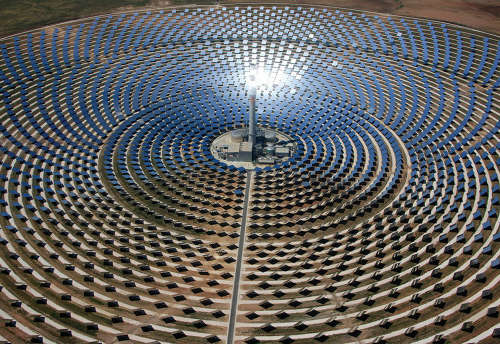 中国太阳能公司在阿联酋市场首次亮相