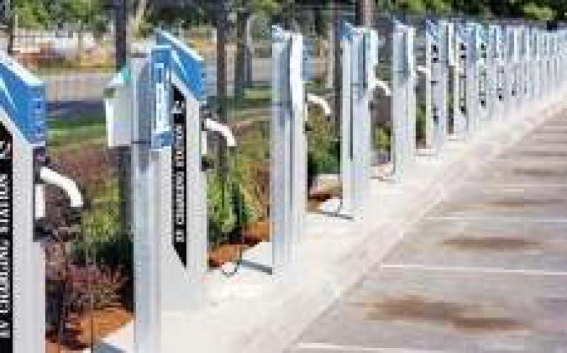 新能源汽车充电难体验差等问题仍突出