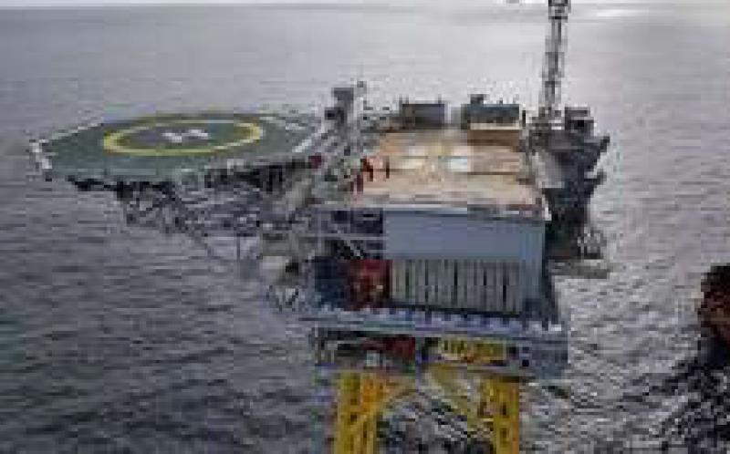 世界首个海上无功补偿站安装完成