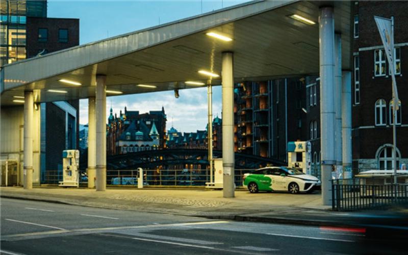 新型混合液流电池可以释放电力或氢气