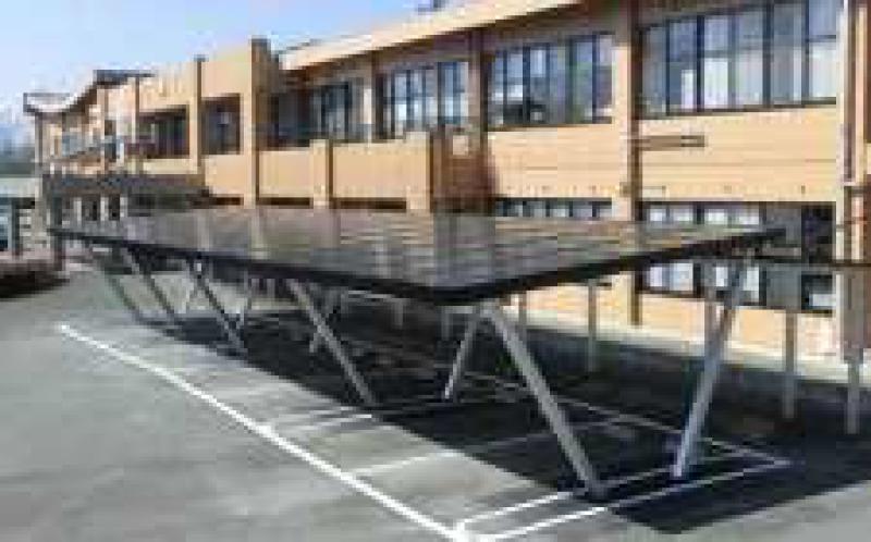 XsunX安装了85千瓦太阳能车棚