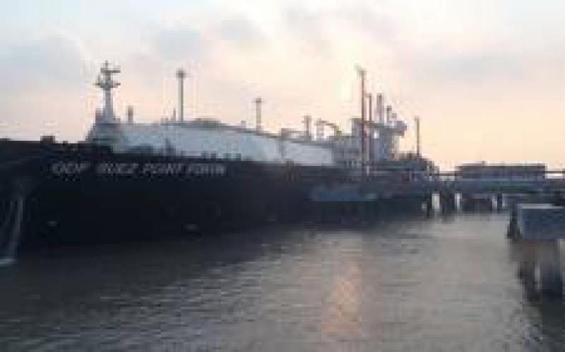 中国北方的液化天然气泊位更多，但需求过剩