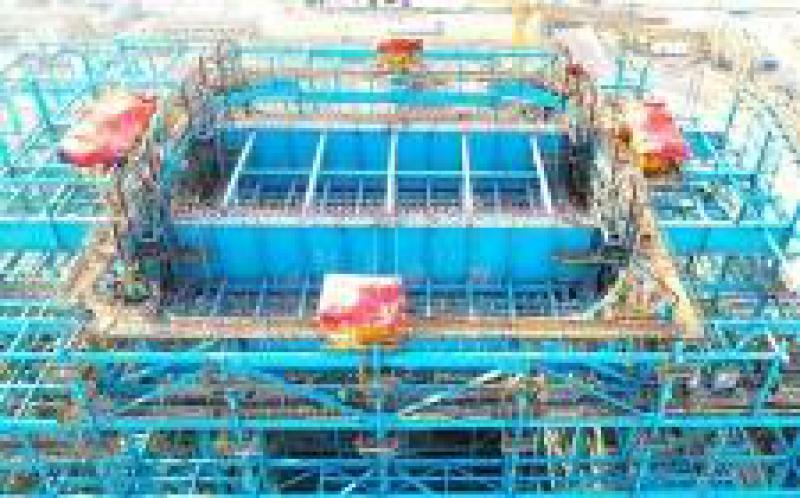 沙特延布三期项目5号锅炉大板梁顺利吊装就位