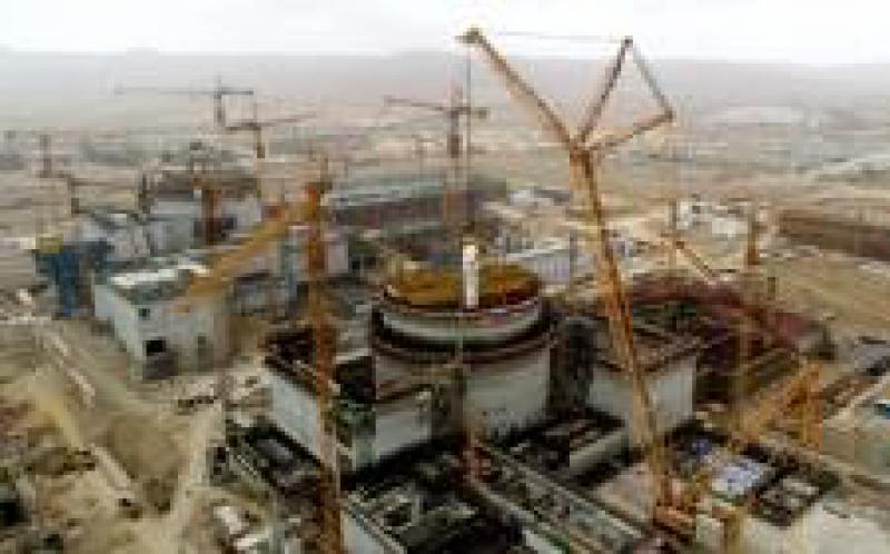 华龙海外卡拉奇3号机组首台蒸汽发生器成功吊装