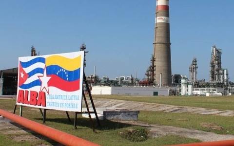 PDVSA与康菲石油公司陷入绝望的竞争，以阻止衰落