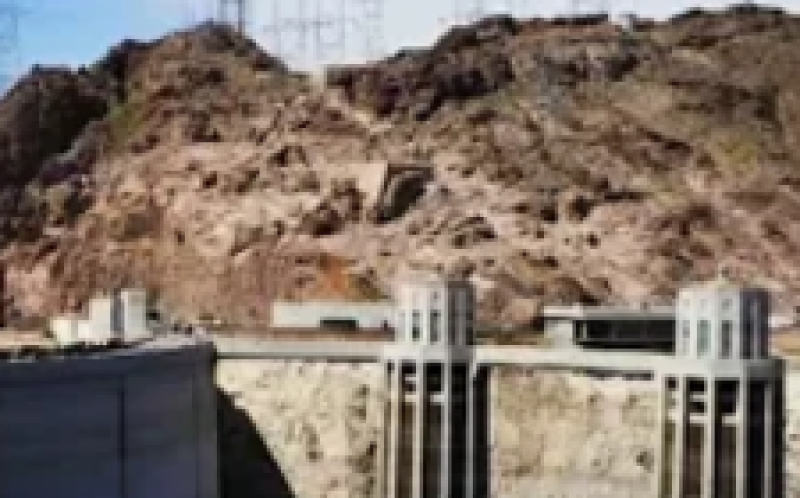 将胡佛大坝变成一个巨大的电池可以解决加州的能源储存问题