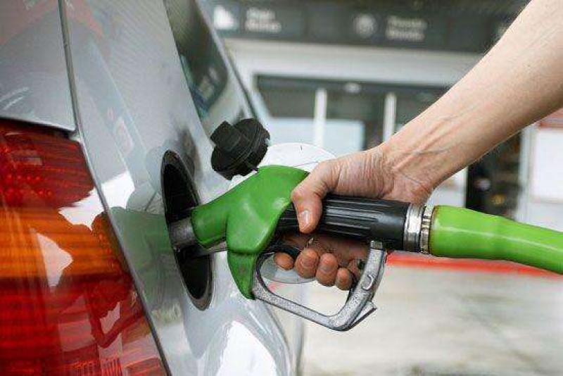 哈萨克斯坦将暂停自俄进口汽油