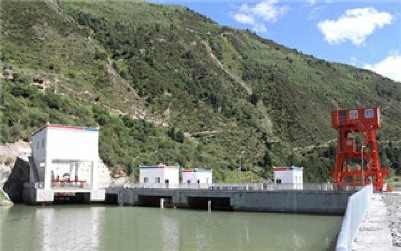 四川小金杨家湾水电站首批机组并网发电