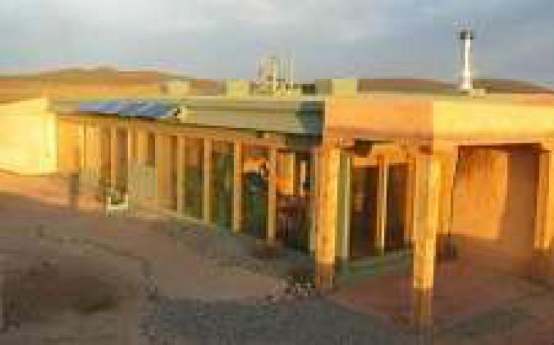 Earthships（陆地船）自给自足的房屋