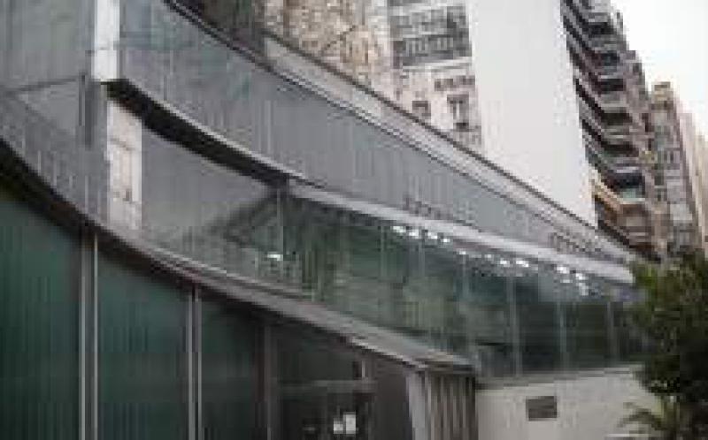 在马德里皇家植物园加热可再生能源温室的两个例子