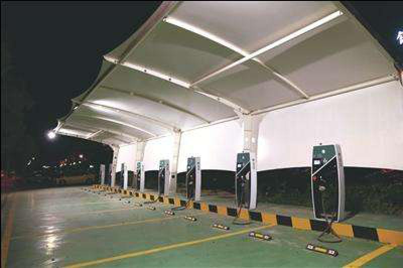 全国建成公共充电桩27.5万个