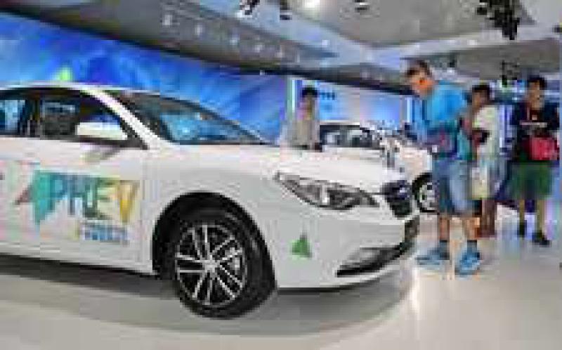 中国新能源汽车产业面临多项风险