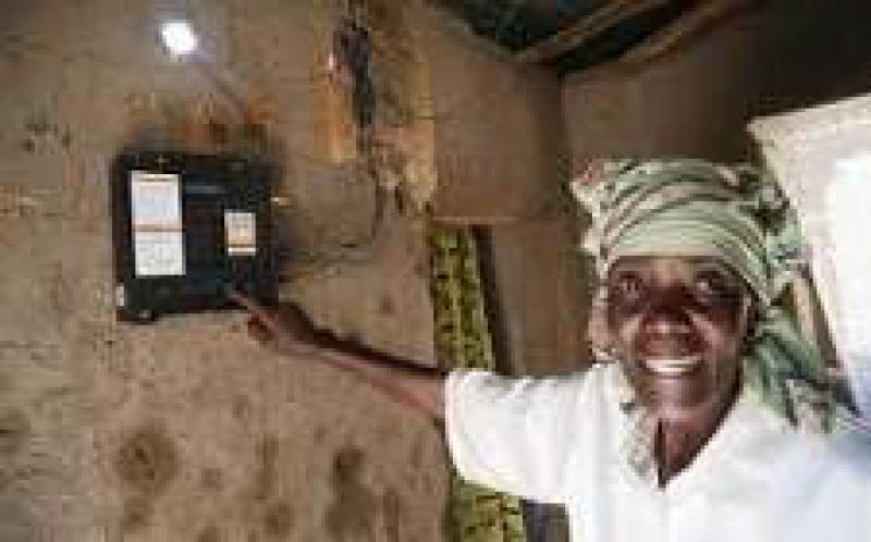 中国报告大厅：非洲电力不足限制经济发展 新能源成非洲多国政府发展重点