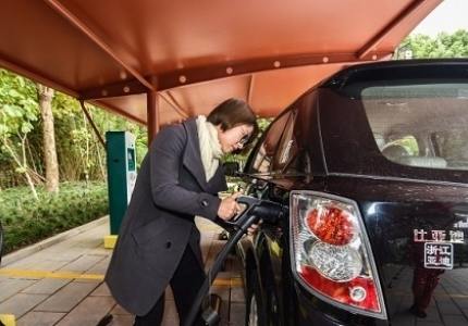 外媒：中国在短短六个月内将其电池存储容量翻了一番