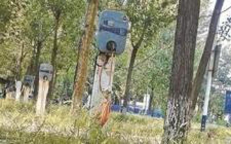 北京现充电桩“坟场”