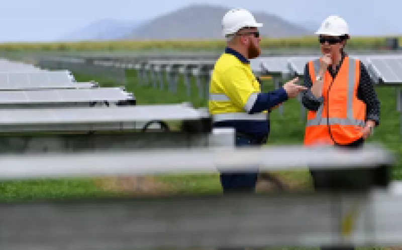 如果逐步淘汰煤炭发电机，昆士兰州可以获得240亿美元的可再生能源热潮