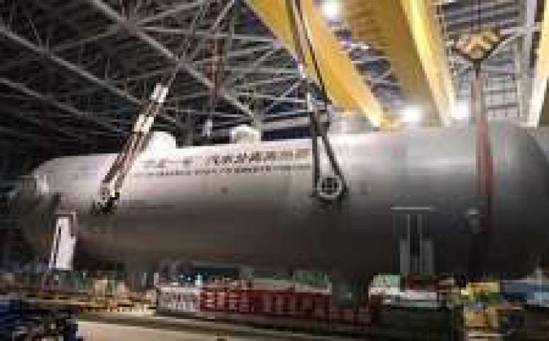 “华龙一号”福清核电首台汽水分离再热器吊装就位顺利完成