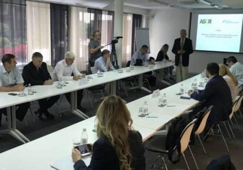 塞尔维亚监管方面的未知因素限制了将多余的能源输送到电网中