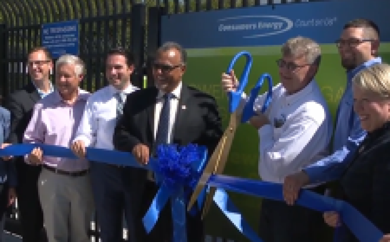 消费者能源公司推出新的大型电池来储存可再生能源