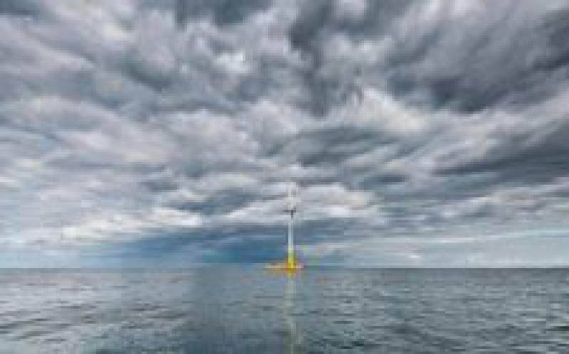 法国第一台漂浮式海上风力发电机上线