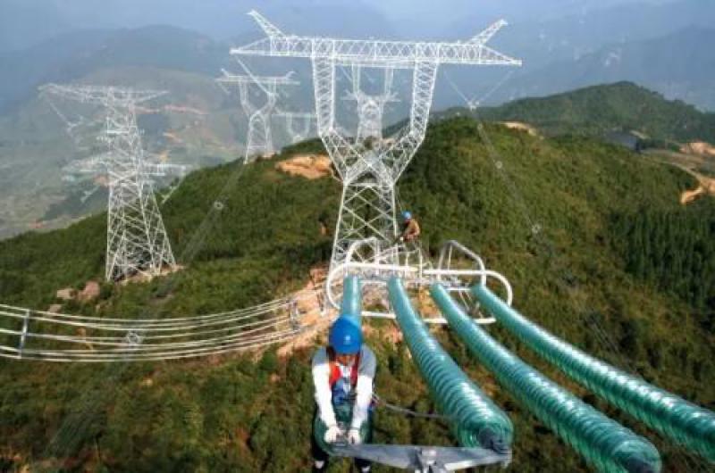 特高压重启吸金2000亿元 争议电网工程12年扩张路
