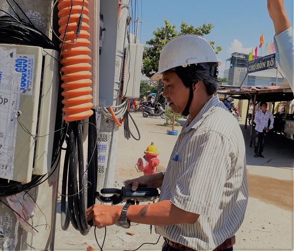 Khanh Hoa为使用太阳能屋顶的家庭安装了免费的双向电表