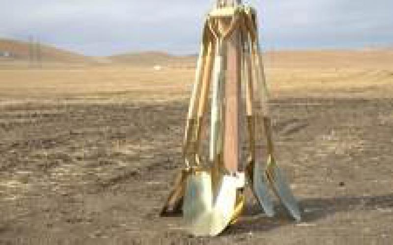 半岛清洁能源耗资200兆瓦 - 交流太阳能项目