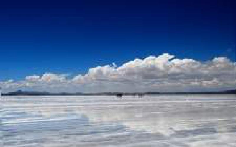 由于社会生态问题，电池技术被重视