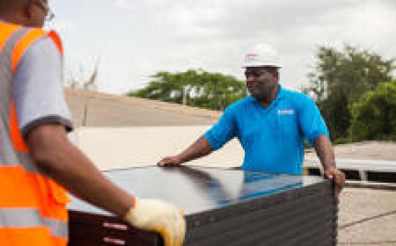 牙买加总理要求到2030年再增加50％的可再生能源