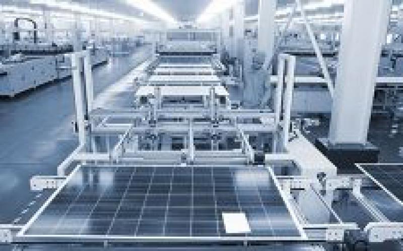 张屹：发表“协鑫储能产业实践与探索”报告