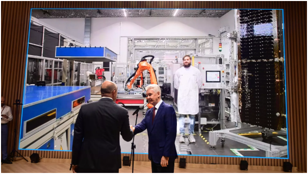 莫斯科市长索比亚宁启动航天器太阳能电池批量生产项目