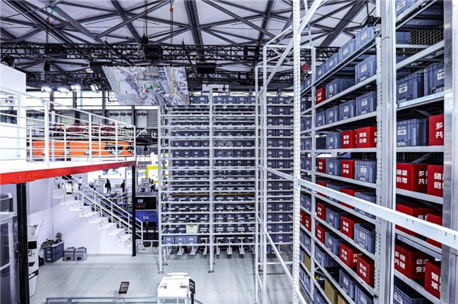 首次亮相！京东物流机器人军团再迎3位新成员！