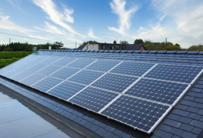 英国将斥资200亿美元用于家庭节能改造，并强制新建房屋安装光伏发电系统