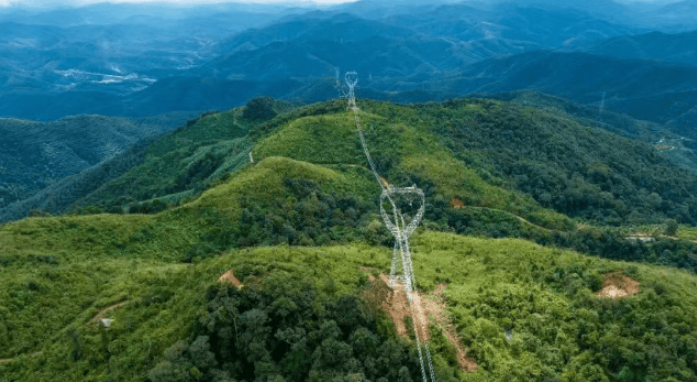 中国老挝电网联网工程中国段全线贯通